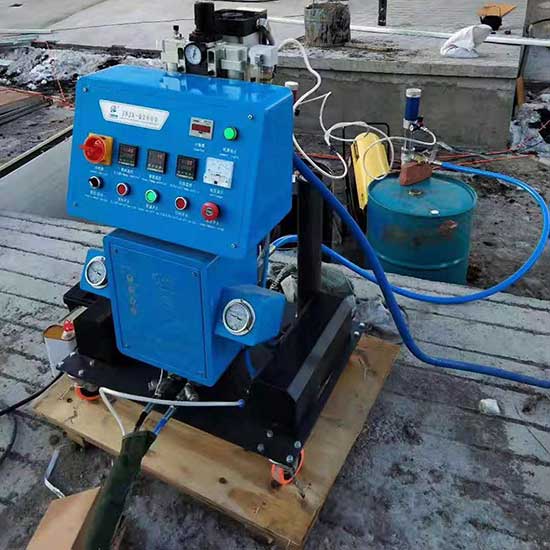 冷庫噴涂保溫聚氨酯發(fā)泡機(圖2) Q2600聚氨酯發(fā)泡機