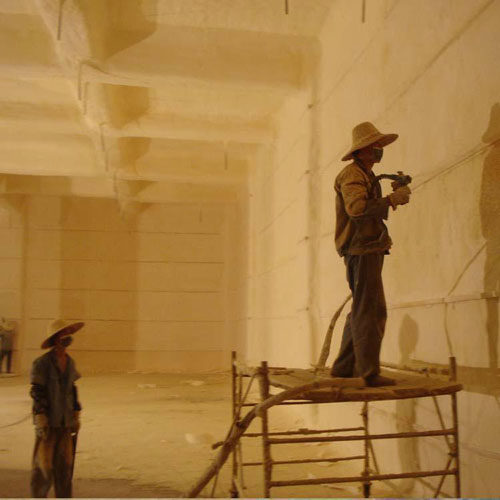 聚氨酯噴涂機(jī)冷庫(kù)保溫發(fā)泡(圖4) 冷庫(kù)保溫發(fā)泡現(xiàn)場(chǎng)發(fā)泡施工案例