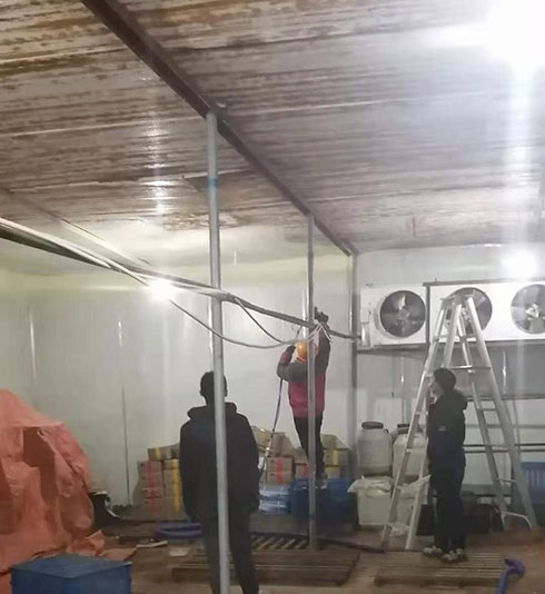 冷庫(kù)噴涂聚氨酯機(jī)子是什么樣的(圖3) 冷庫(kù)噴涂聚氨酯施工案例