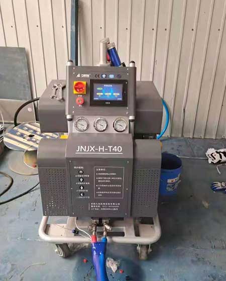 建筑樓頂防滲水為什么用聚脲材料?附噴涂機(jī)施工(圖1) JNJX-H-T40聚脲噴涂機(jī)